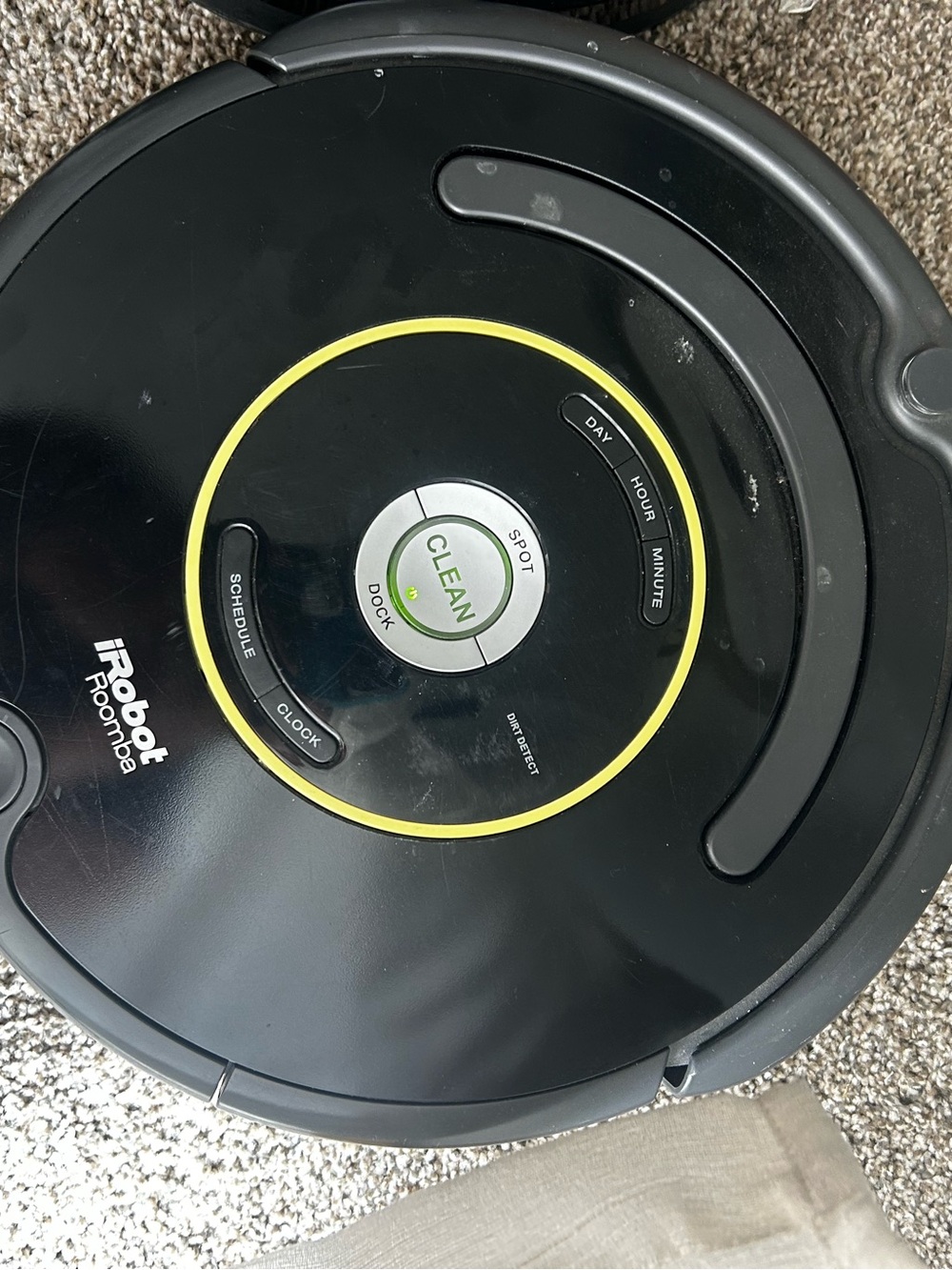 Roomba 650 Black & Yellow Robot Vacuum - Wi‑Fi Ready Cleaning